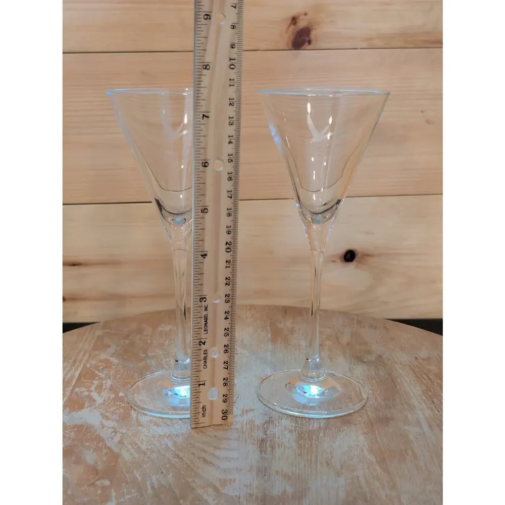 Grey Goose serve cocktails